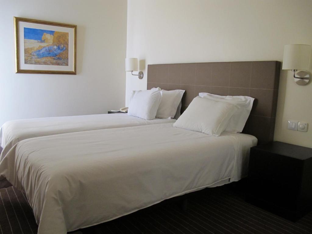 Hotel Girassol - Suite Hotel فونشال الغرفة الصورة