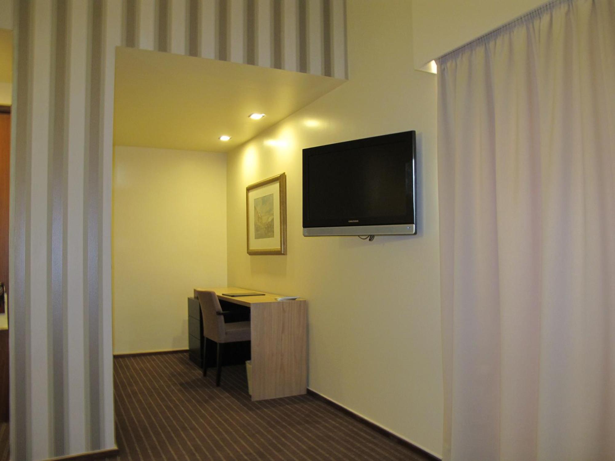 Hotel Girassol - Suite Hotel فونشال المظهر الخارجي الصورة